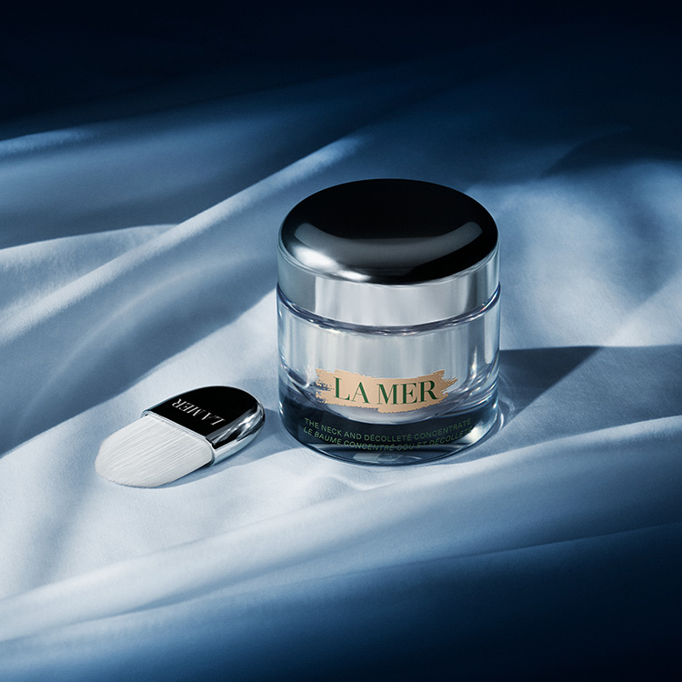 LA MER Neck and Décolleté Concentrate เพื่อผิวคอสวยเป๊ะ ตึงเปรี๊ยะ